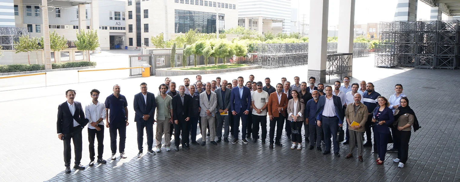 نمایندگان گروه صنعتی پولاد مهمان کارخانه پرند شدند؛ یک روز برای گفت‌وگو، بازدید و تبادل تجربه