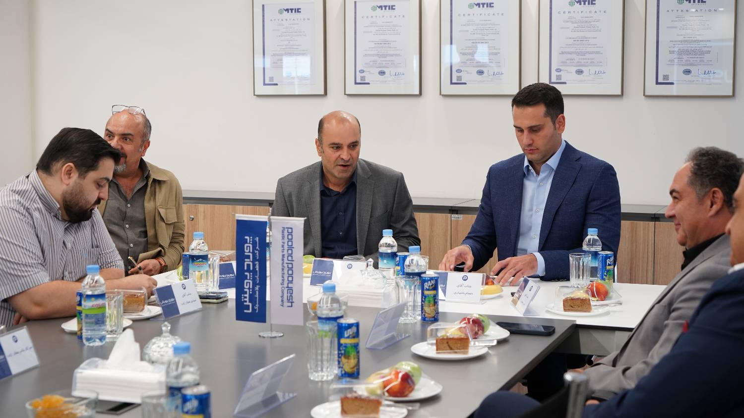 نمایندگان گروه صنعتی پولاد مهمان کارخانه پرند شدند؛ یک روز برای گفت‌وگو، بازدید و تبادل تجربه